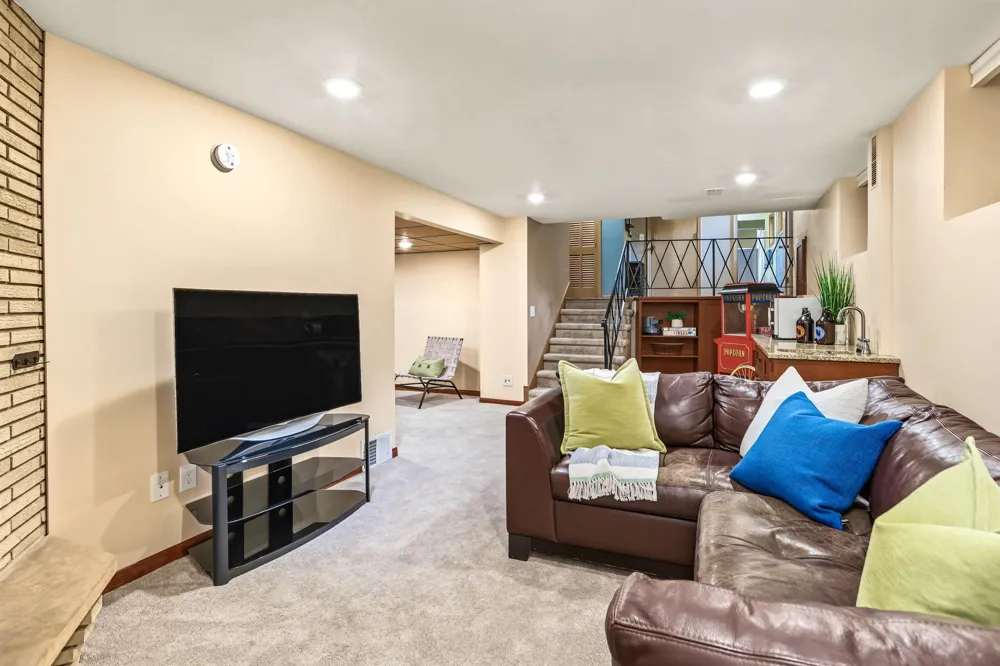 4717 Glenwood Avenue Golden Valley, MN 55422