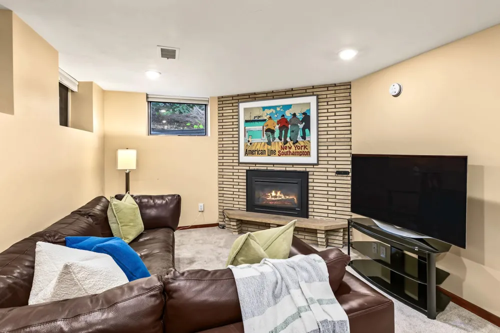 4717 Glenwood Avenue Golden Valley, MN 55422