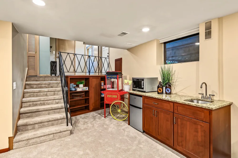 4717 Glenwood Avenue Golden Valley, MN 55422