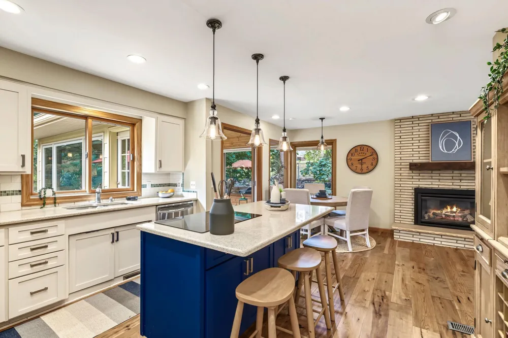 4717 Glenwood Avenue Golden Valley, MN 55422