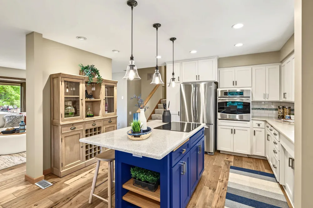 4717 Glenwood Avenue Golden Valley, MN 55422