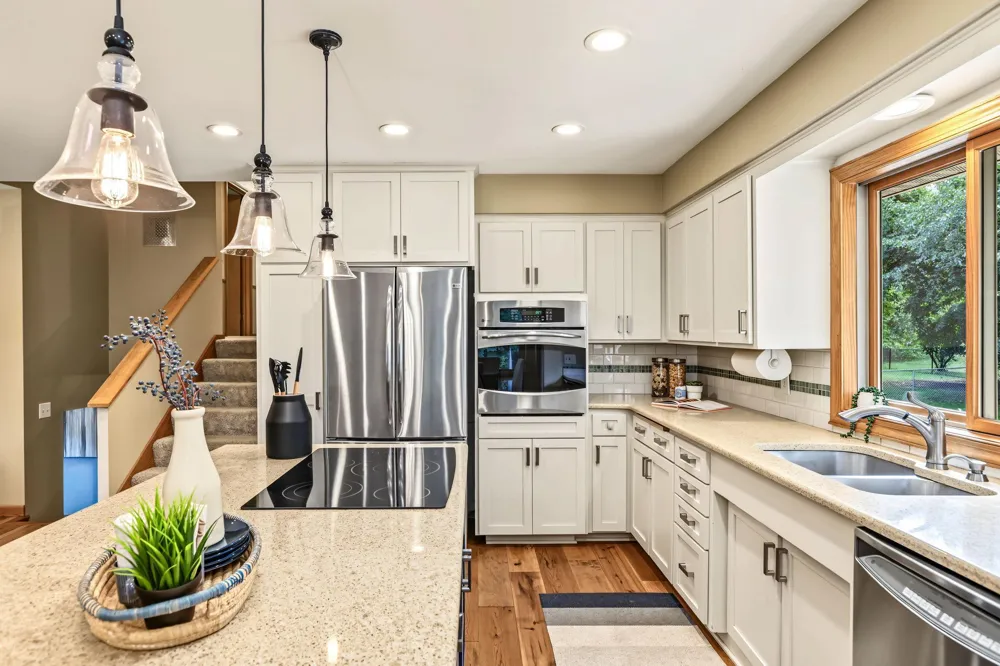 4717 Glenwood Avenue Golden Valley, MN 55422