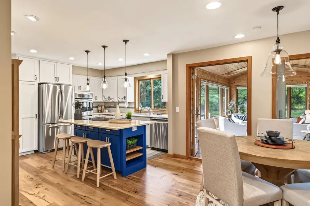 4717 Glenwood Avenue Golden Valley, MN 55422