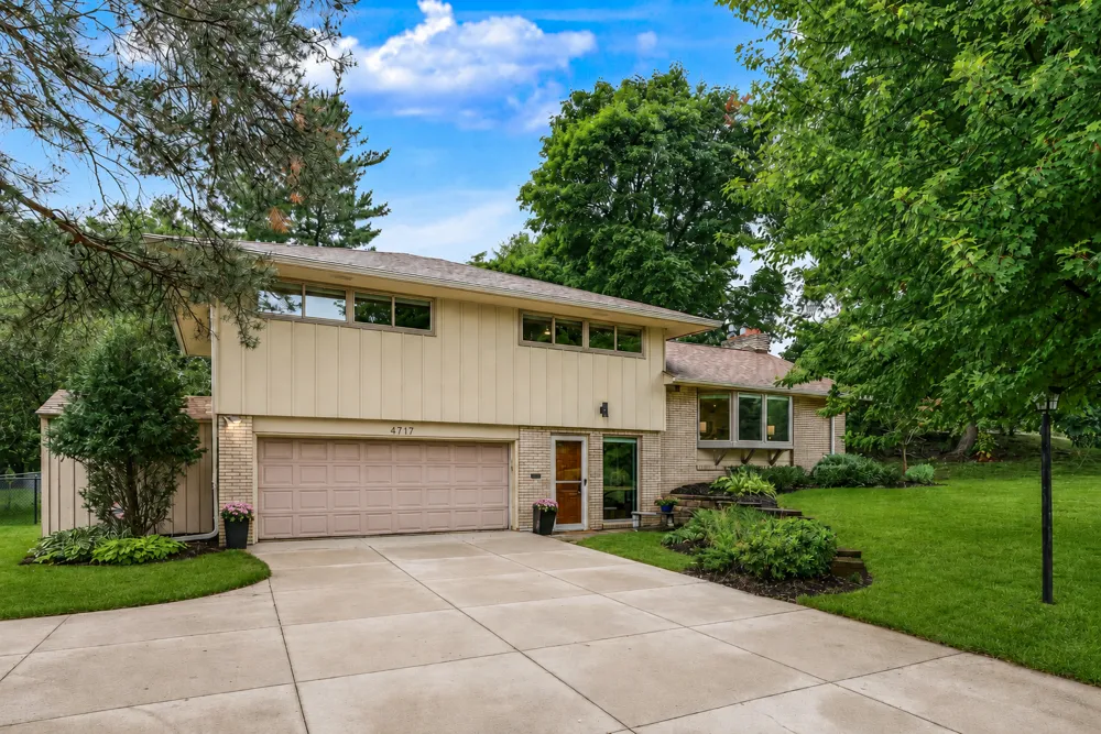 4717 Glenwood Avenue Golden Valley, MN 55422