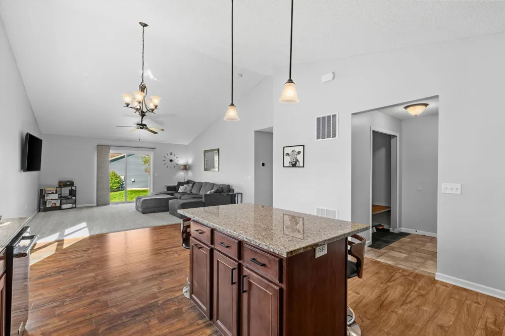 12722 Glenhurst Avenue Savage, MN 55378