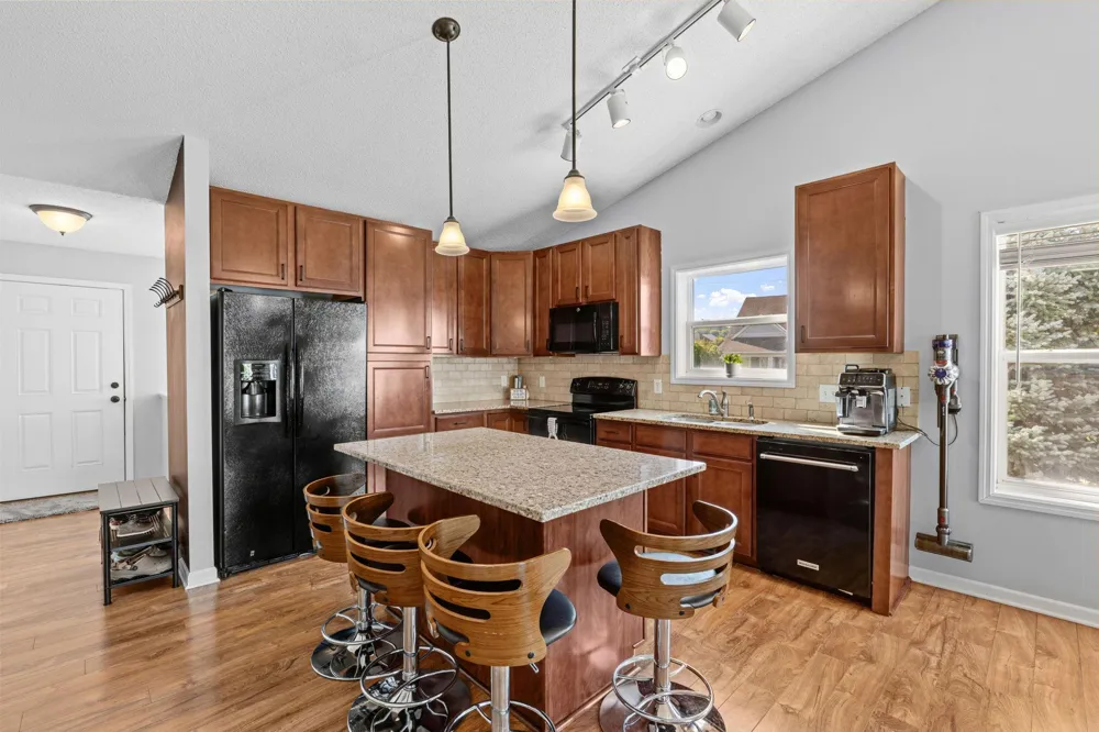 12722 Glenhurst Avenue Savage, MN 55378
