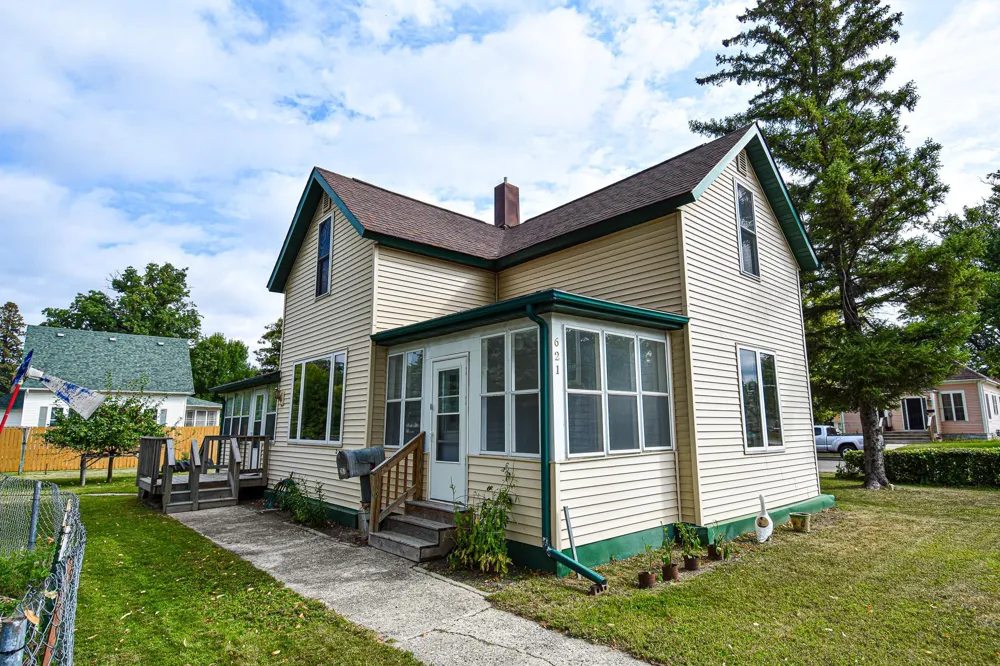 621 1st Street E Thief River Falls, MN 56701