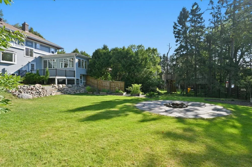 130 Laurie Street Duluth, MN 55803