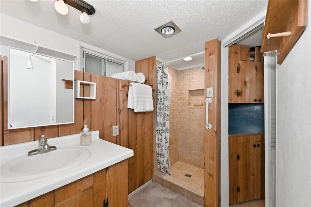 130 Laurie Street Duluth, MN 55803