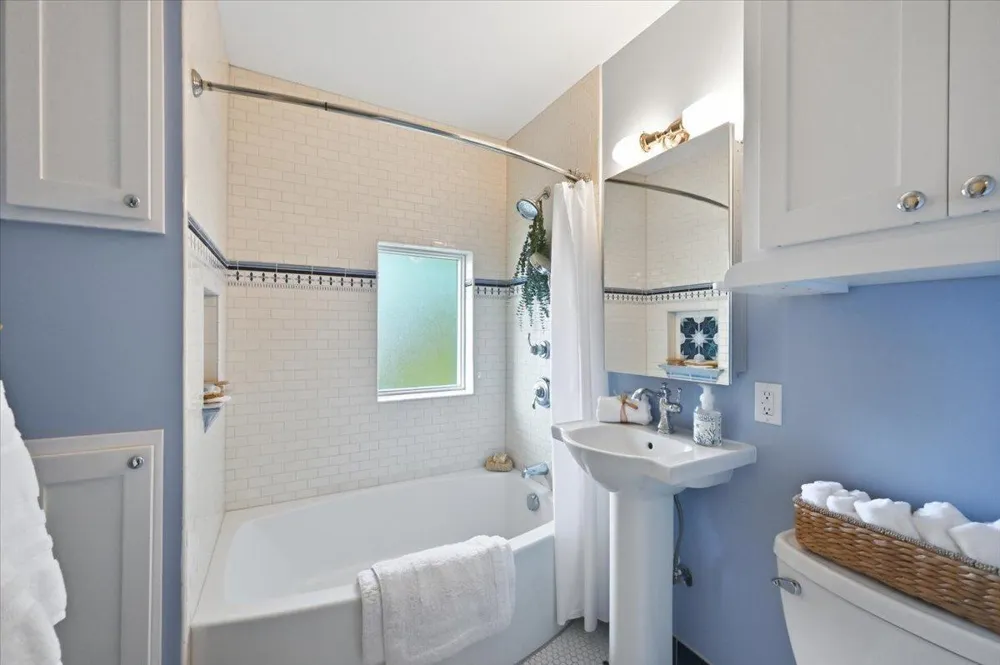 130 Laurie Street Duluth, MN 55803