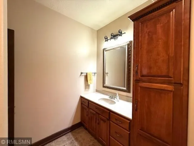 104 W Veterans Drive Luverne, MN 56156