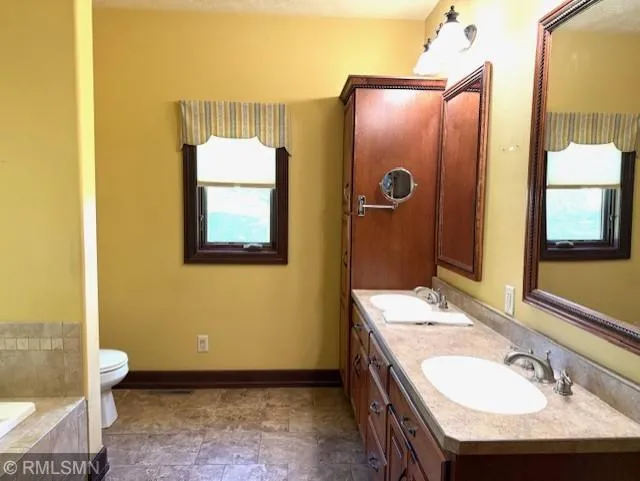 104 W Veterans Drive Luverne, MN 56156