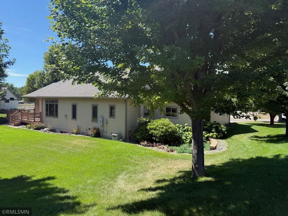 104 W Veterans Drive Luverne, MN 56156