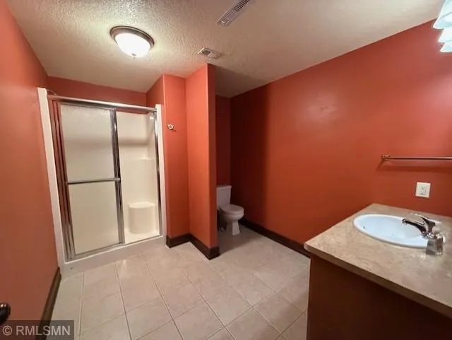 104 W Veterans Drive Luverne, MN 56156