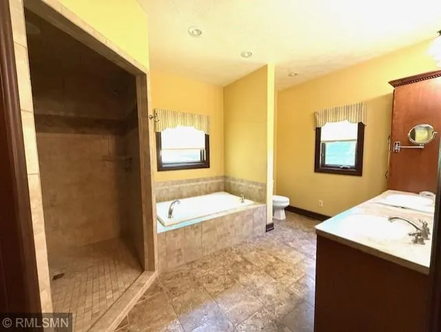 104 W Veterans Drive Luverne, MN 56156