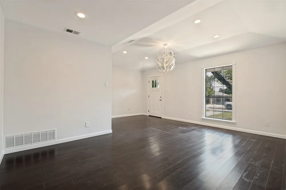 803 Hollywood Avenue Dallas, TX 75208