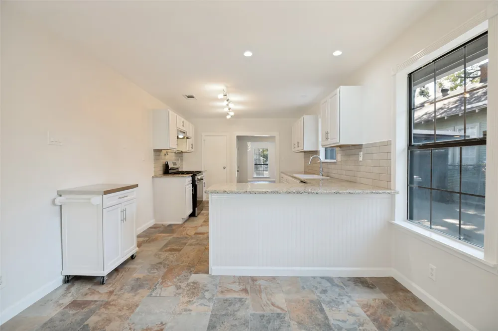 803 Hollywood Avenue Dallas, TX 75208