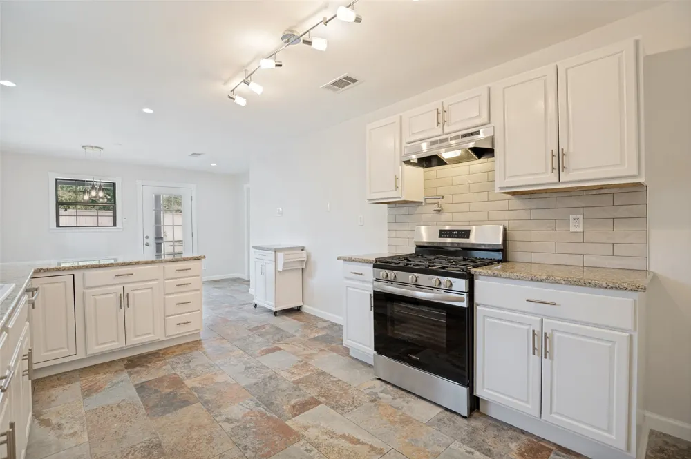 803 Hollywood Avenue Dallas, TX 75208