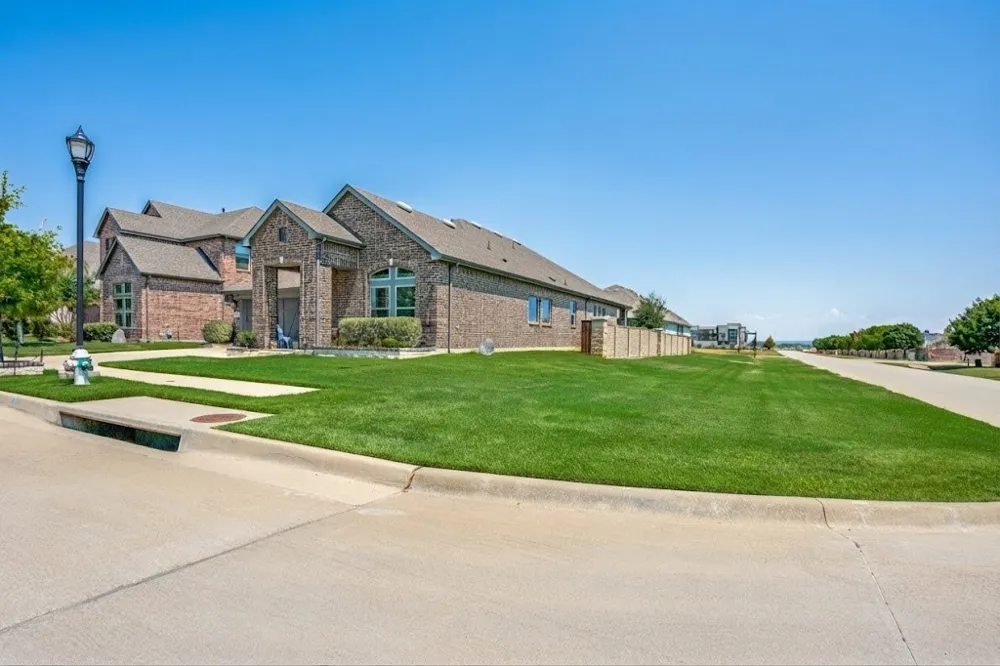 1511 Brandenburg Street Mansfield, TX 76063