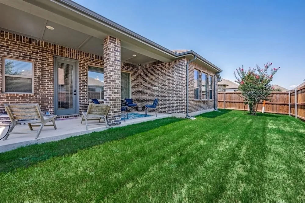 1511 Brandenburg Street Mansfield, TX 76063