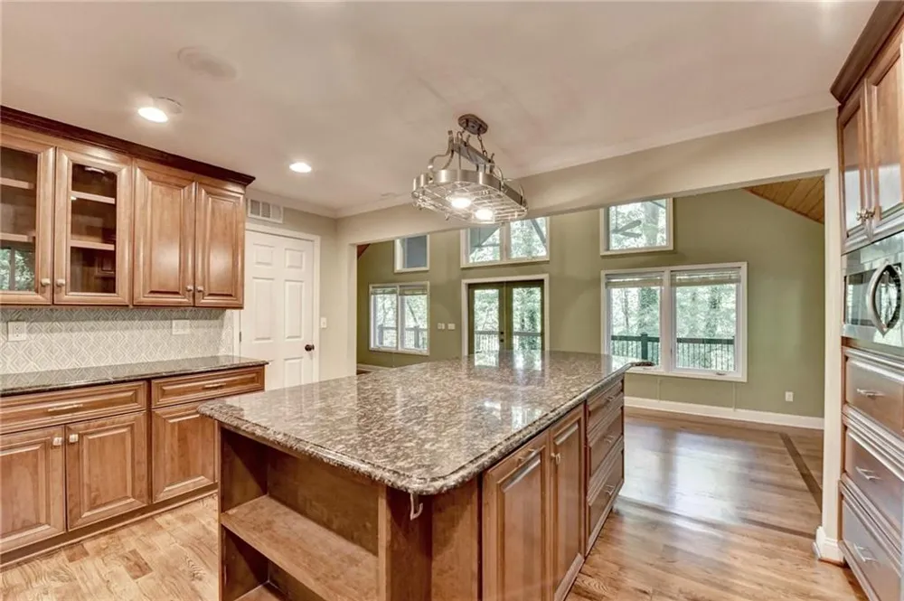 975 Timber Lake Trail Cumming, GA 30041