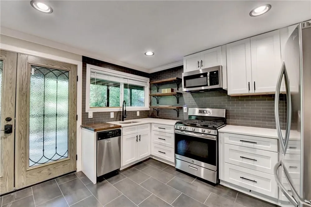 975 Timber Lake Trail Cumming, GA 30041