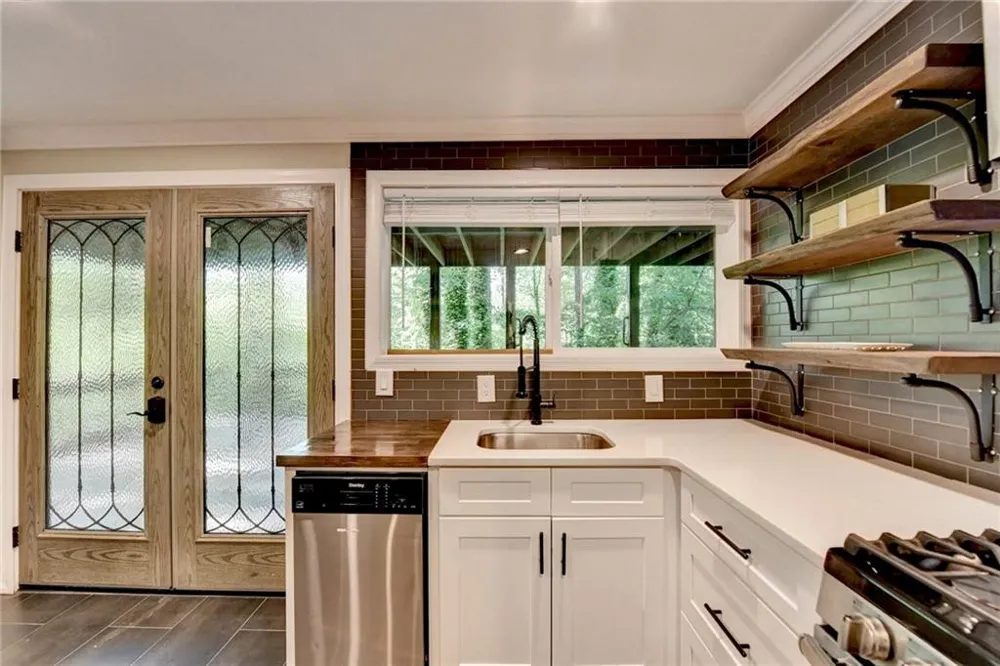 975 Timber Lake Trail Cumming, GA 30041