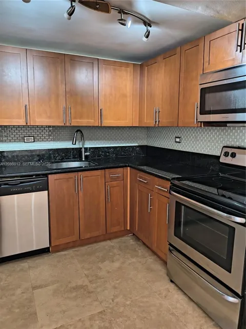 1740 NW N River Dr #120