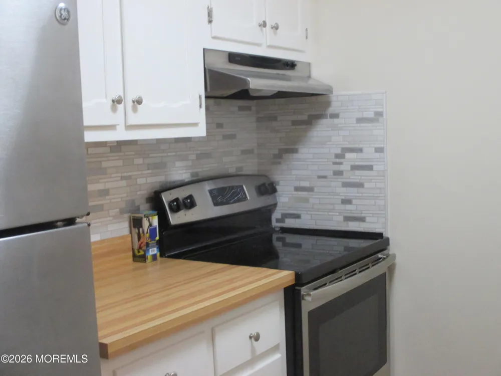 433 Picardy Court Lakewood, NJ 08701