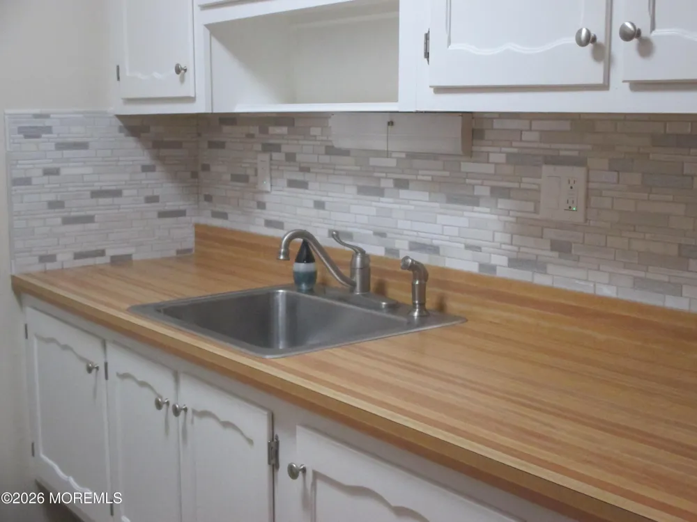 433 Picardy Court Lakewood, NJ 08701