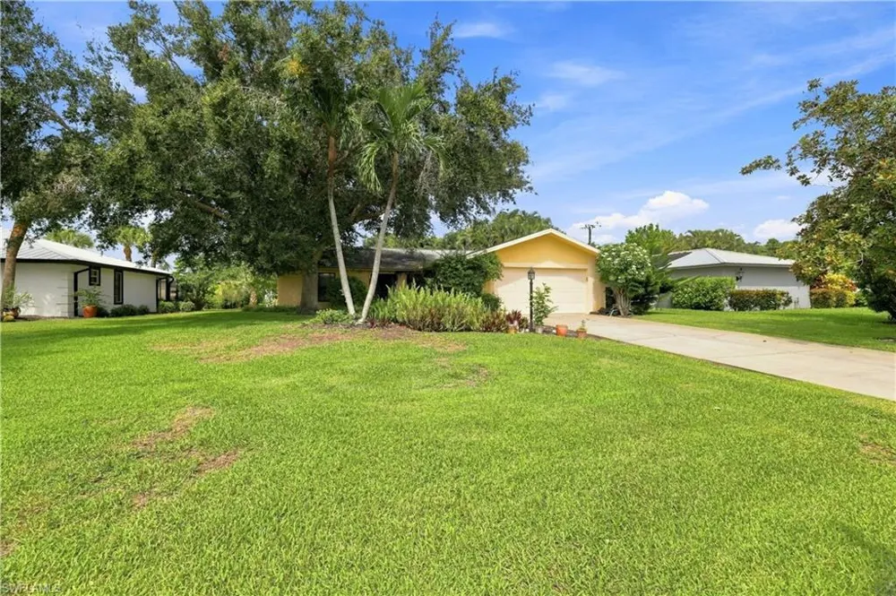 4448 Beechwood Lake Drive Naples, FL 34112