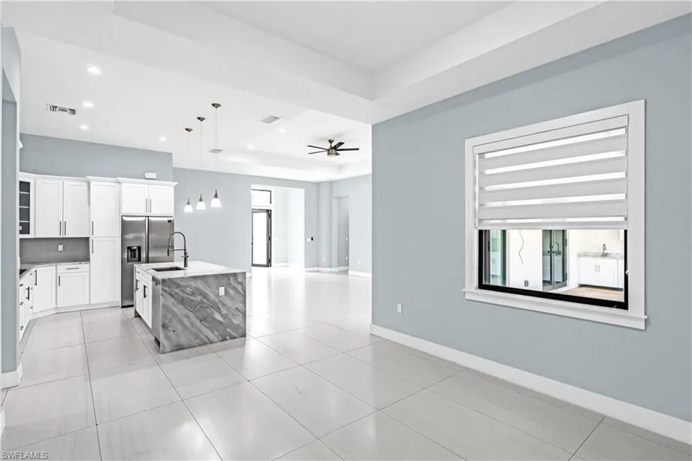 3677 8th Avenue NE Naples, FL 34120