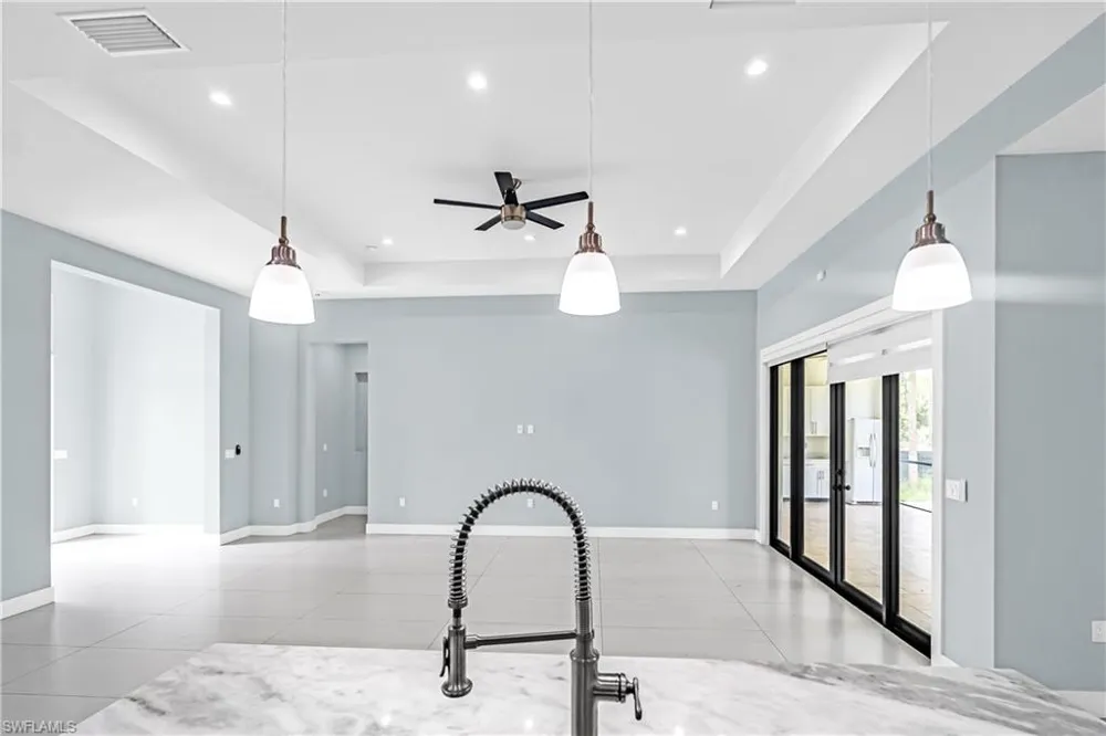 3677 8th Avenue NE Naples, FL 34120