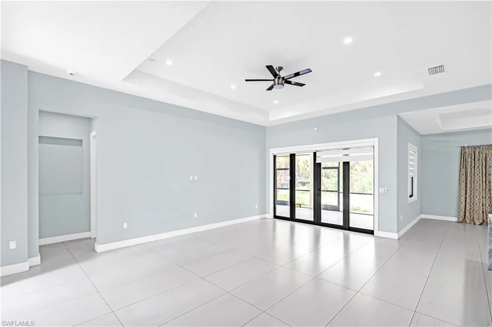 3677 8th Avenue NE Naples, FL 34120