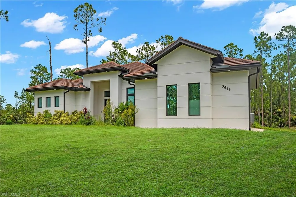 3677 8th Avenue NE Naples, FL 34120