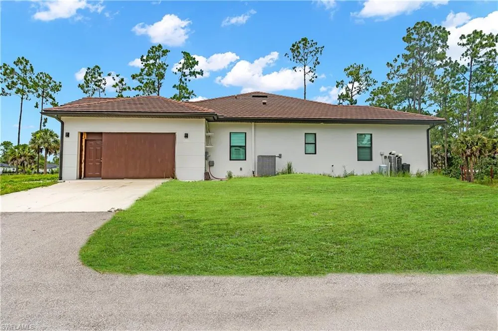 3677 8th Avenue NE Naples, FL 34120