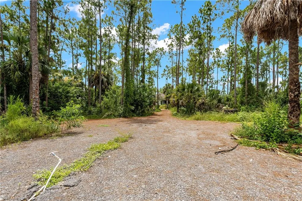 3677 8th Avenue NE Naples, FL 34120
