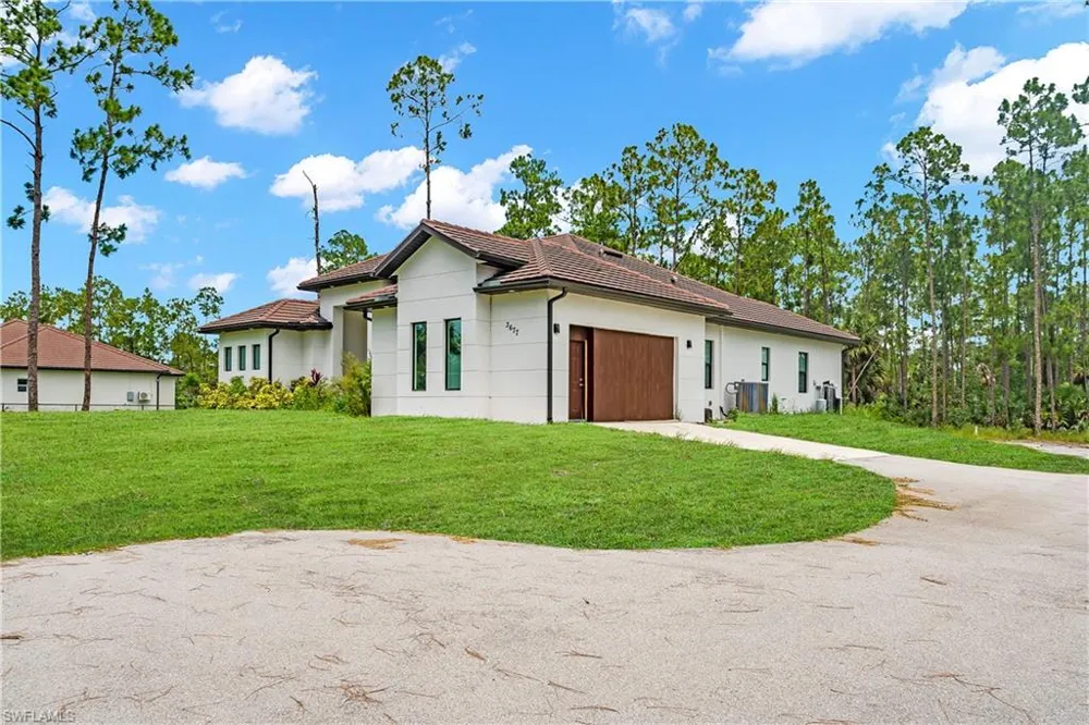 3677 8th Avenue NE Naples, FL 34120