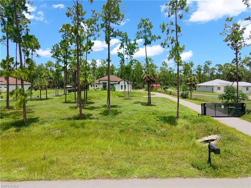 3677 8th Avenue NE Naples, FL 34120