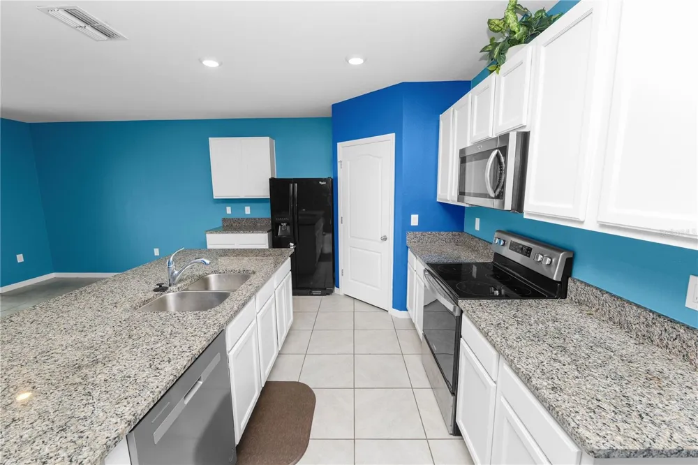 1810 EAGLE HAMMOCK BOULEVARD Eagle Lake, FL 33839