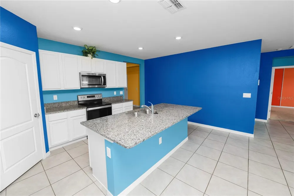 1810 EAGLE HAMMOCK BOULEVARD Eagle Lake, FL 33839