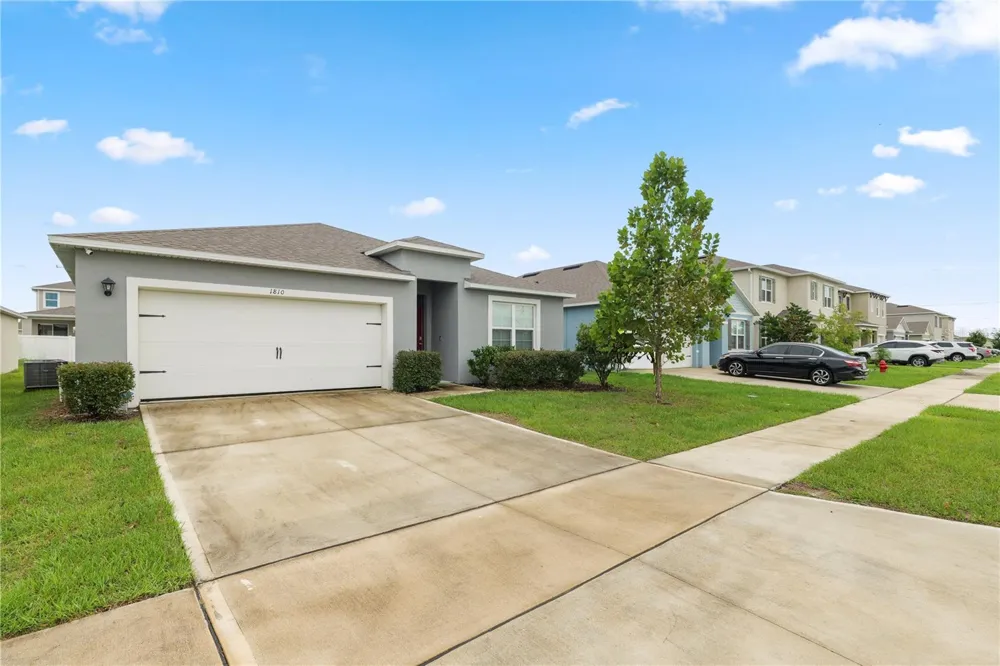1810 EAGLE HAMMOCK BOULEVARD Eagle Lake, FL 33839