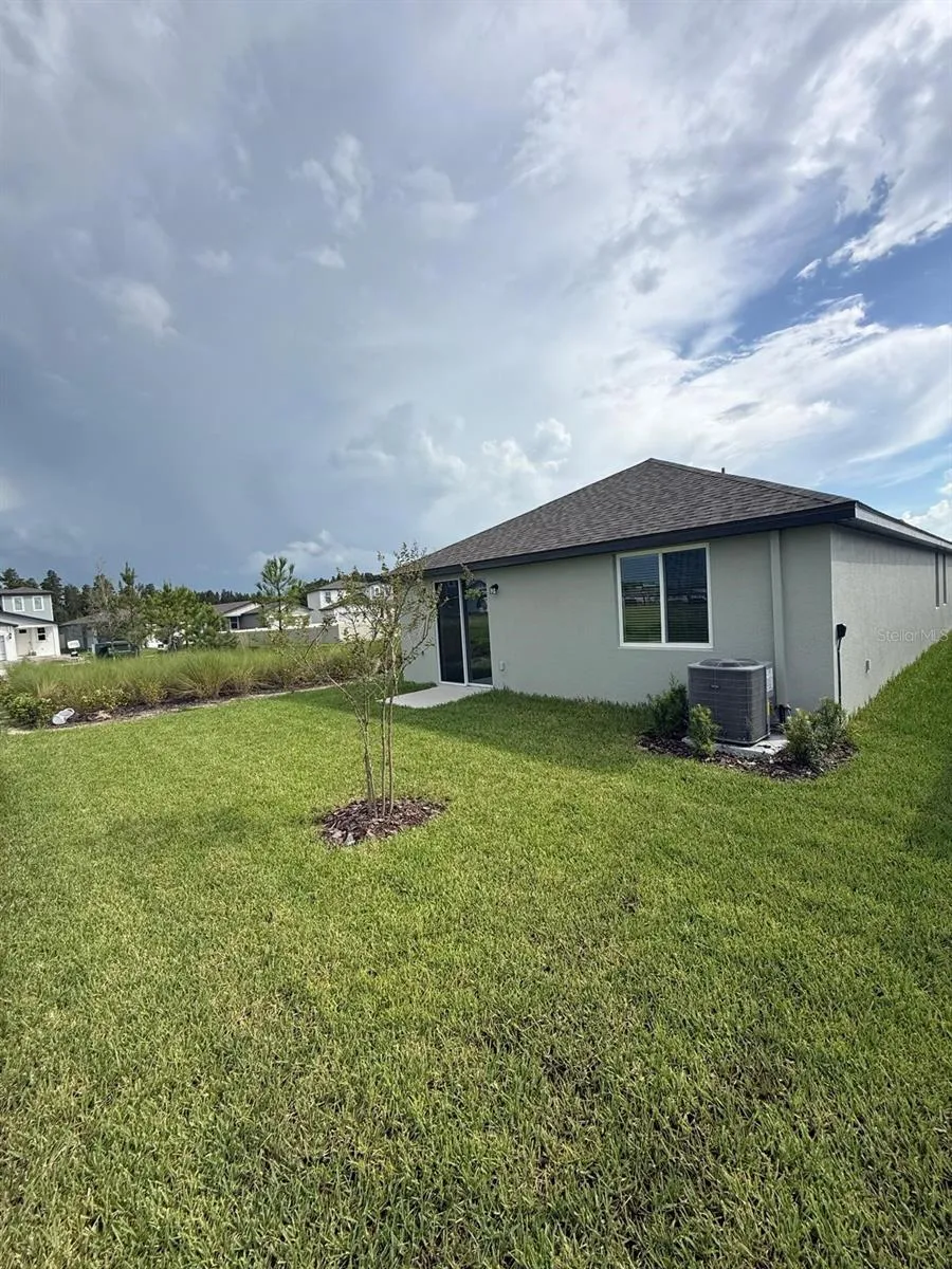 1518 BREKEY WAY Zephyrhills, FL 33541