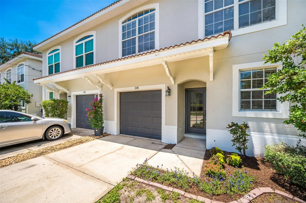2101 W DE LEON STREET Tampa, FL 33606