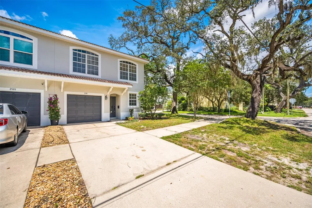2101 W DE LEON STREET Tampa, FL 33606