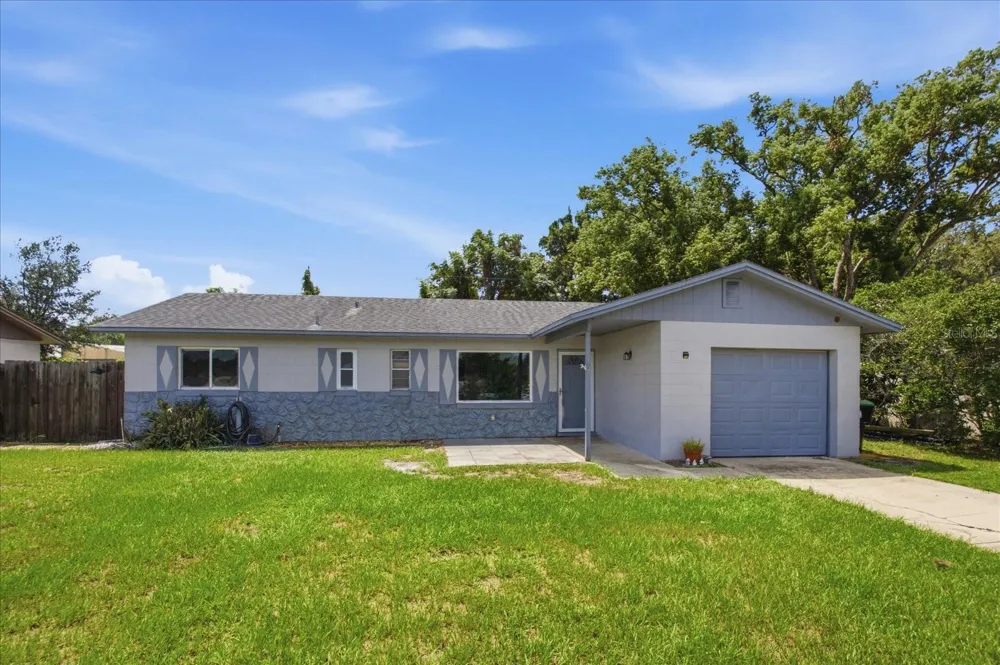1412 ORMOND AVENUE Apopka, FL 32703