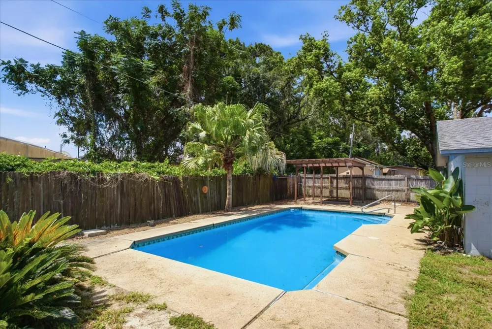 1412 ORMOND AVENUE Apopka, FL 32703