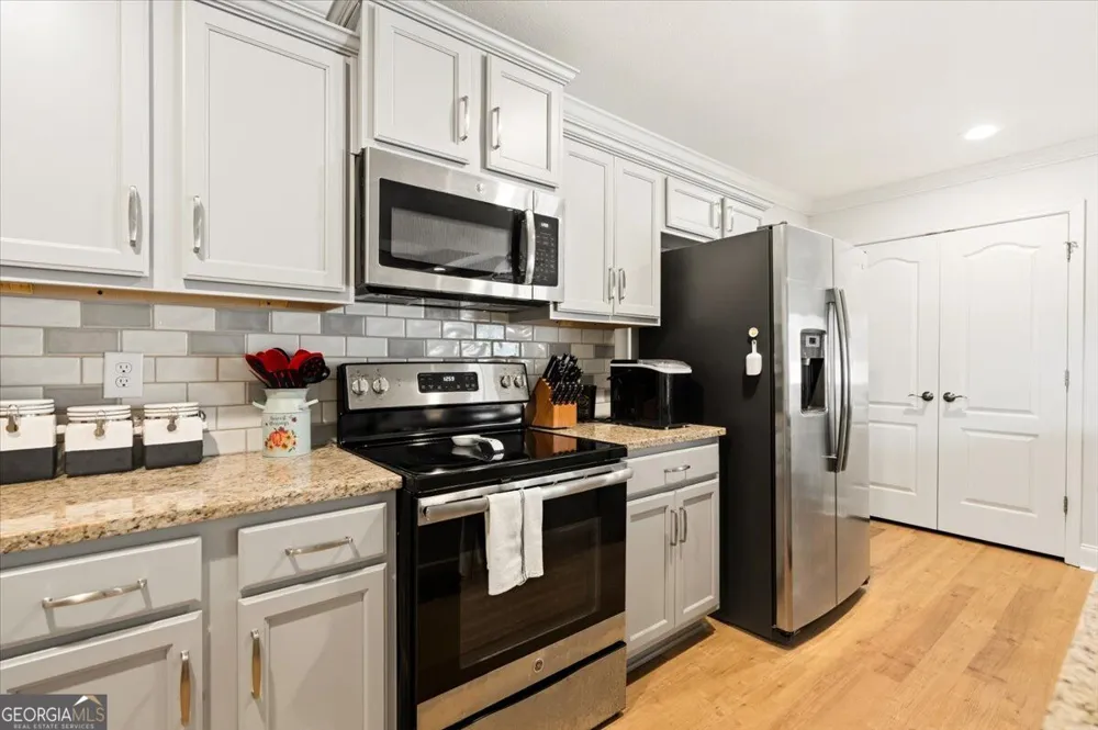 305 Lamplight DR Byron, GA 31008