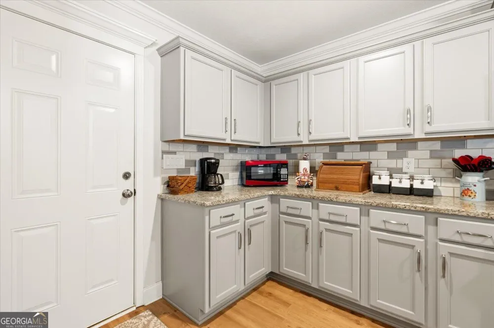 305 Lamplight DR Byron, GA 31008