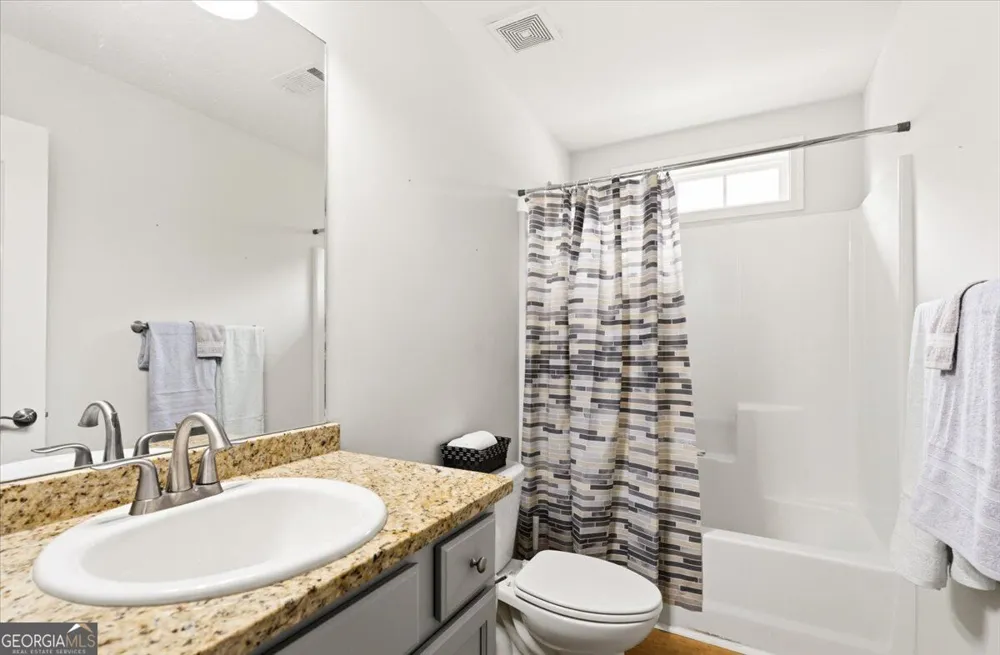 305 Lamplight DR Byron, GA 31008